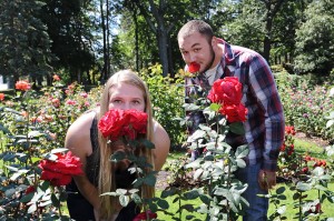 Schenectady Rose Garden Engagement Session