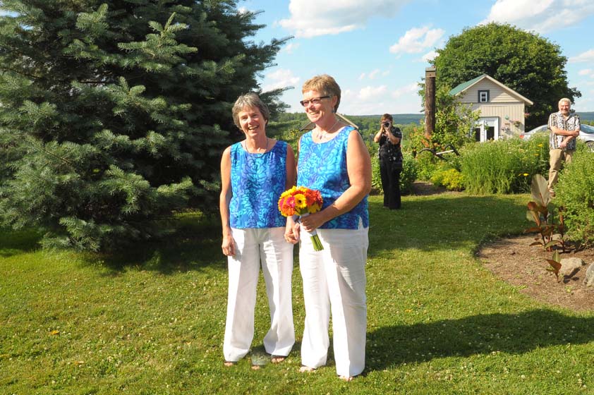 same sex brides at the old tater barn schoharie ny